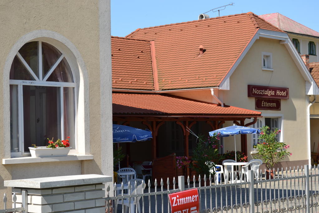 Nosztalgia Hotel Балатонсарсо Екстериор снимка